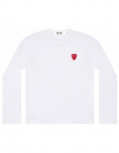 T-shirt blanc COMME DES GARCONS PLAY à manches longues avec double coeur rouge.