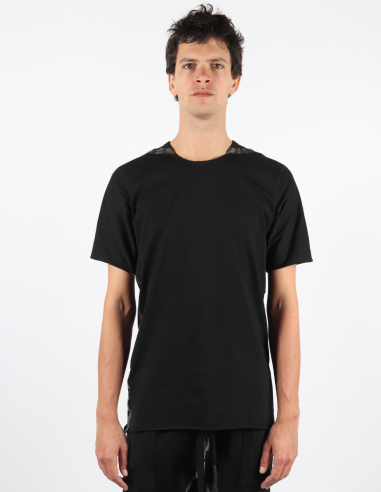Tee-shirt ISAAC SELLAM en coton à bandes métalliques dorsales et épaules en noir automne-hiver 2022