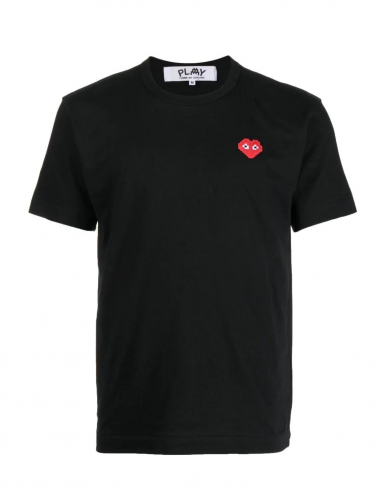 COMME DES GARÇONS PLAY X INVADER t-shirt with pixellated heart patch in black fall-winter 2022