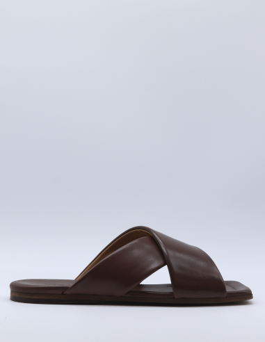 Sandales plates MARSELL en cuir marron à brides croisées - Printemps/ Eté 2023