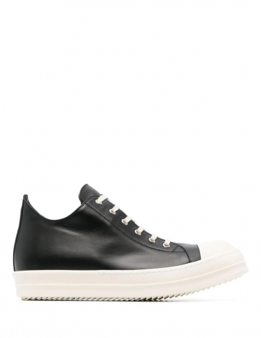 Baskets RICK OWENS modèle "Low sneaks" en cuir noir LUXOR FW23