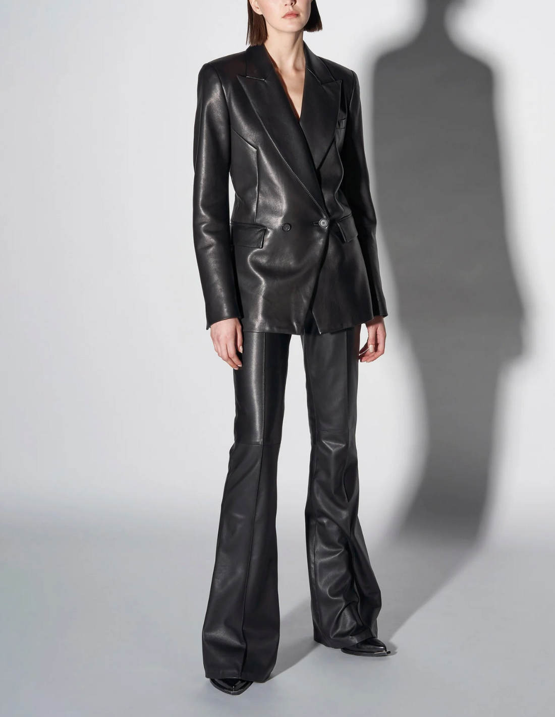 Veste de tailleur BARBARA BUI en cuir noire automne hiver 2023 2024