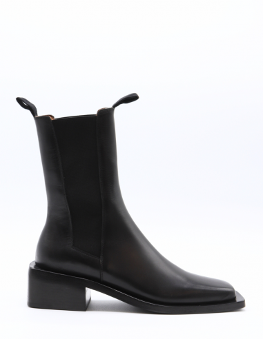 Boots à talon "Chelsea" MARSÈLL à bout carré en cuir noir.